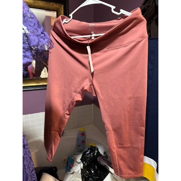 Zengjo Crop Leggings from Amazon dark blush color xl - Picture 3 of 4